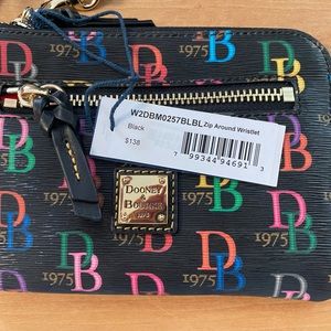 NWT Dooney & Bourke Wristlet